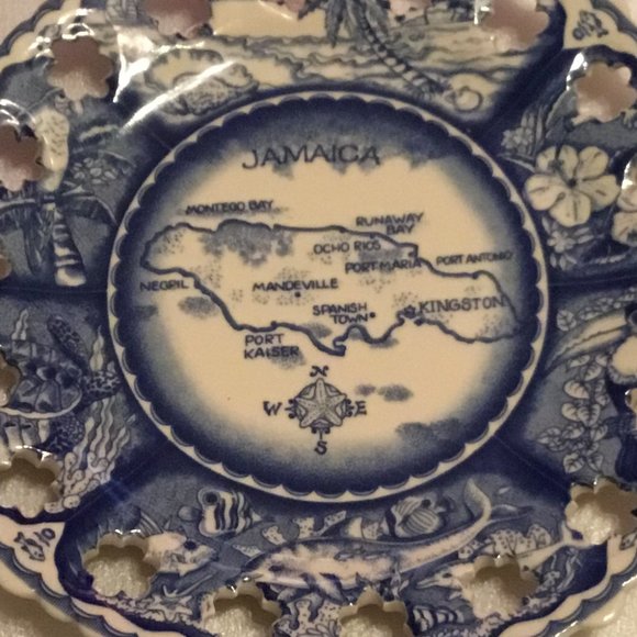 Jamaica wall plate | Art | Lovely Collectible Filigree Wall Plate Of